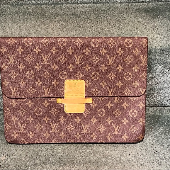 Louis Vuitton Monogram Document Folio - Picture 1 of 6